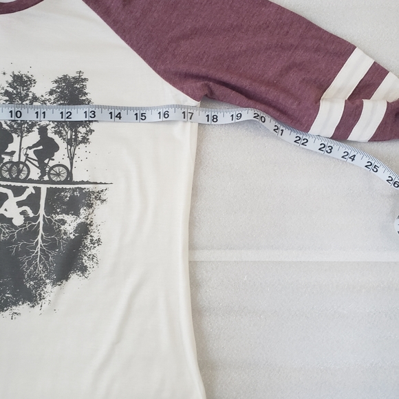 Netflix Stranger Things Crew neck Shirt - Picture 7 of 11